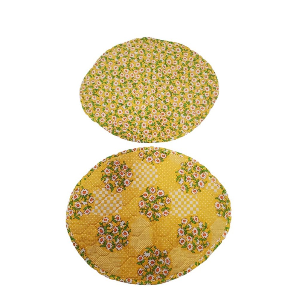 Vintage Retro Yellow Daisy Floral Print Quilted Reversible Fabric Placemats